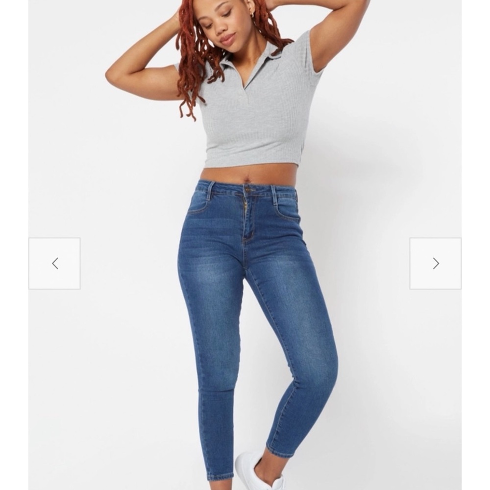 SOLD✨ RUE21 Skinny Jeans ✨